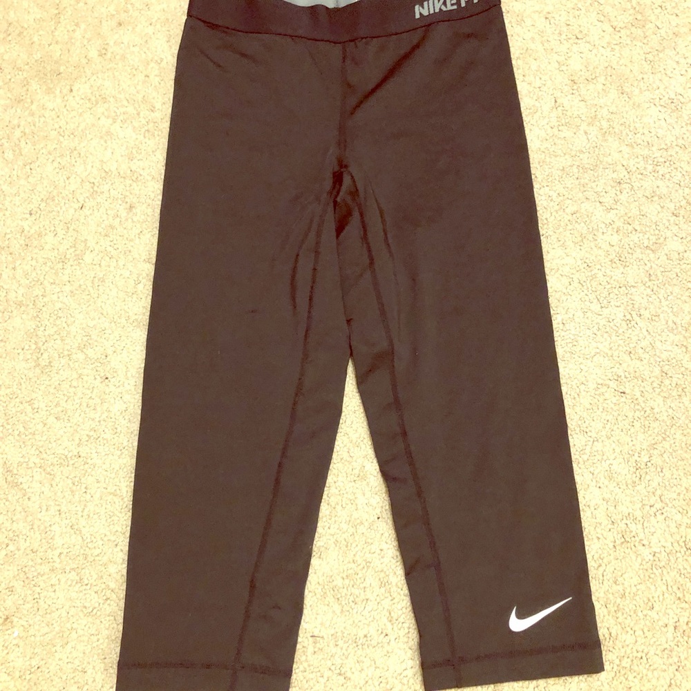 Nike capris leggings